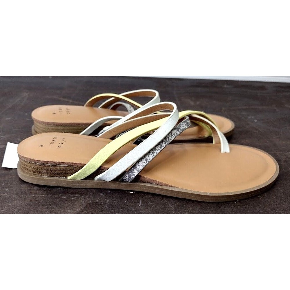 A New Day Women's Thong Sandals Yellow Jasmine Snake Print Strap Size 6